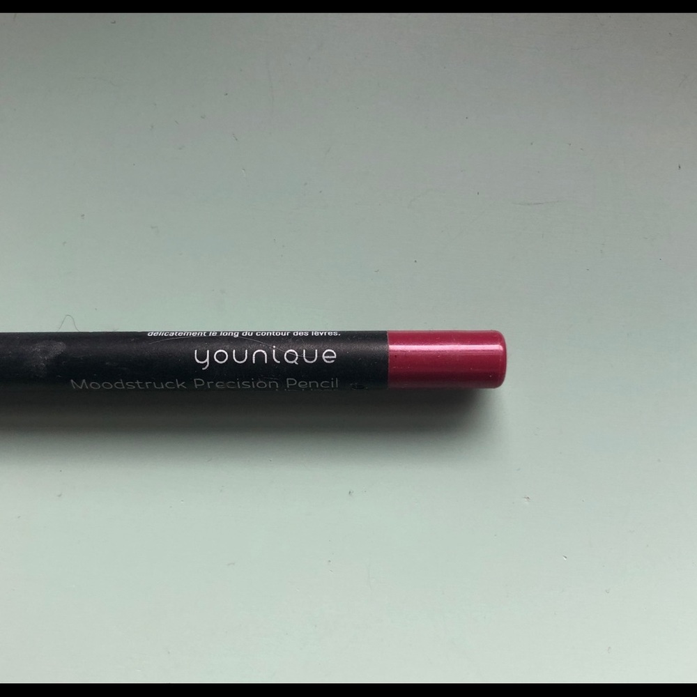 ✨New. Never used Lip liner